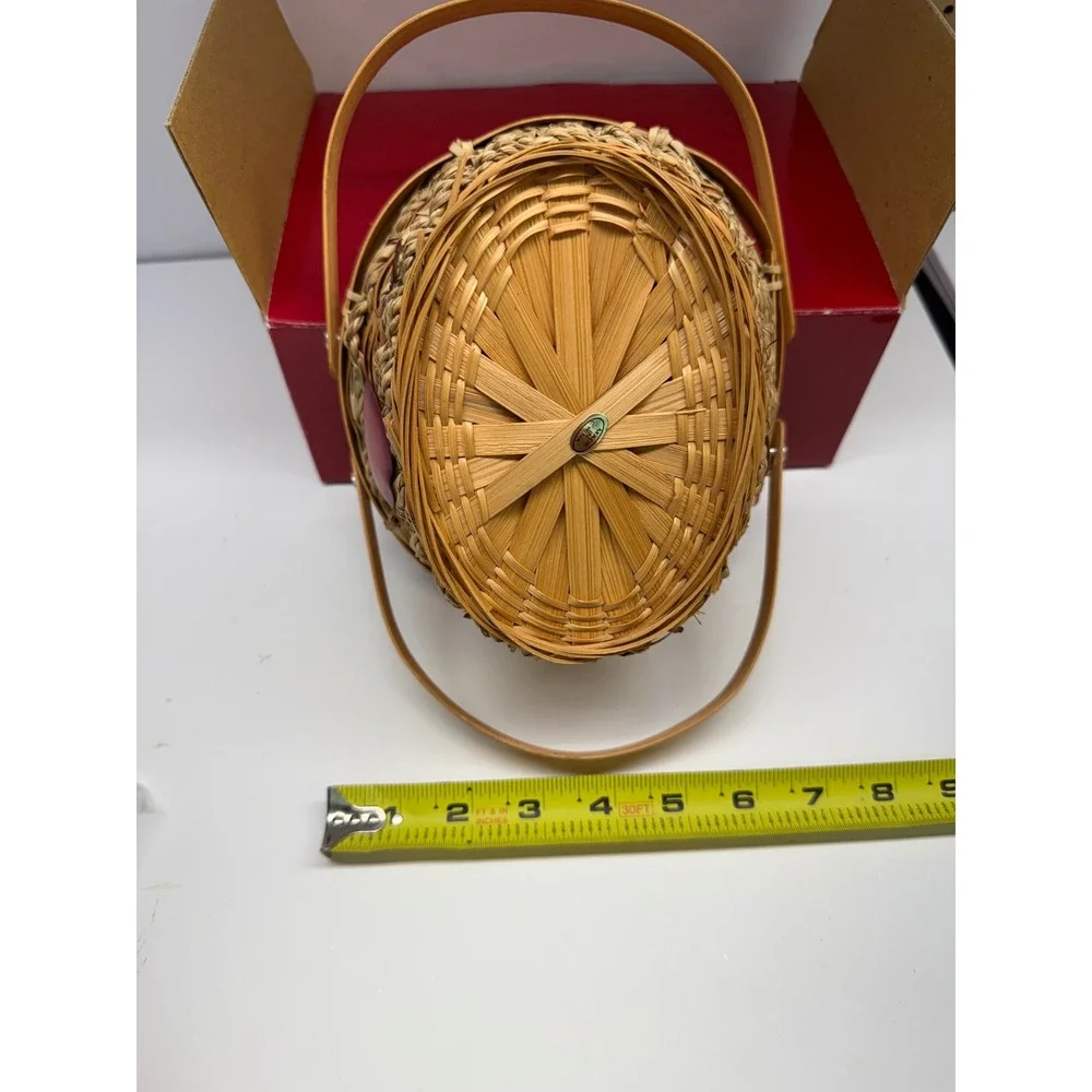 Home Fragrance Collection Apple Cinnamon Spice Woven Basket with Apple Decor